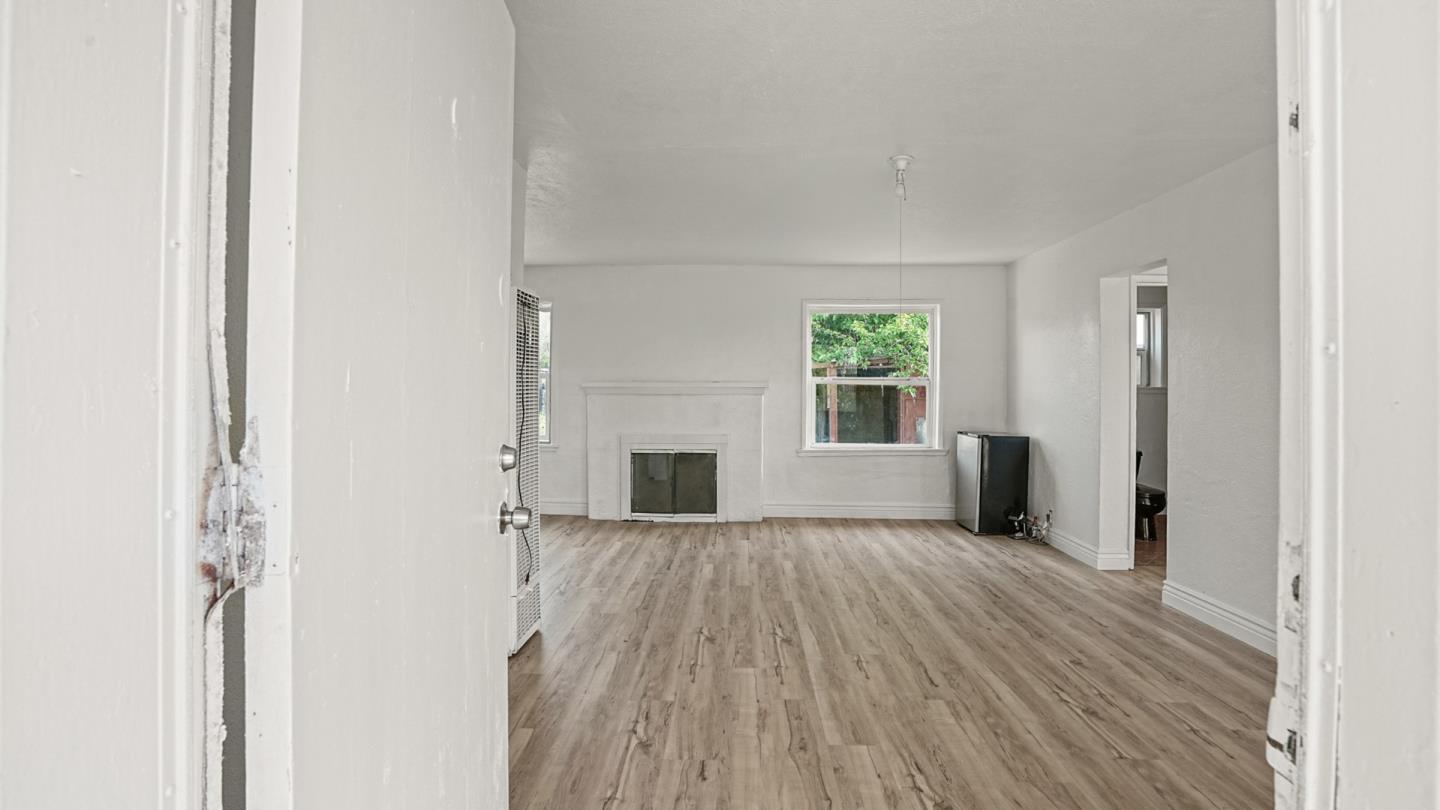Detail Gallery Image 8 of 32 For 3712 42nd Ave, Sacramento,  CA 95824 - 3 Beds | 1 Baths