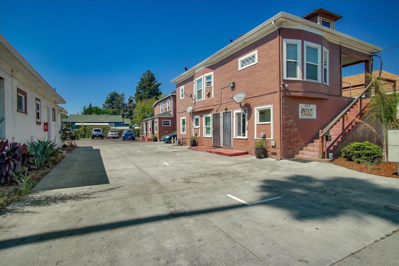 Detail Gallery Image 2 of 14 For 317 Ocean St, Santa Cruz,  CA 95060 - – Beds | – Baths