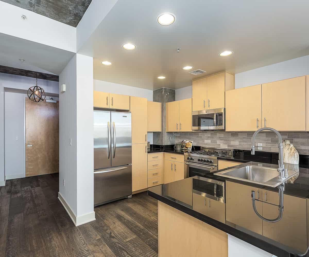 Detail Gallery Image 3 of 16 For 311 2nd St #715,  Oakland,  CA 94607 - 2 Beds | 2 Baths