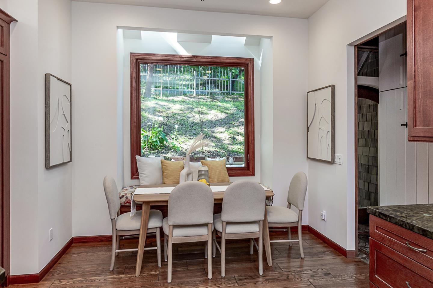 Detail Gallery Image 13 of 38 For 128 Los Trancos Cir, Portola Valley,  CA 94028 - 2 Beds | 2 Baths
