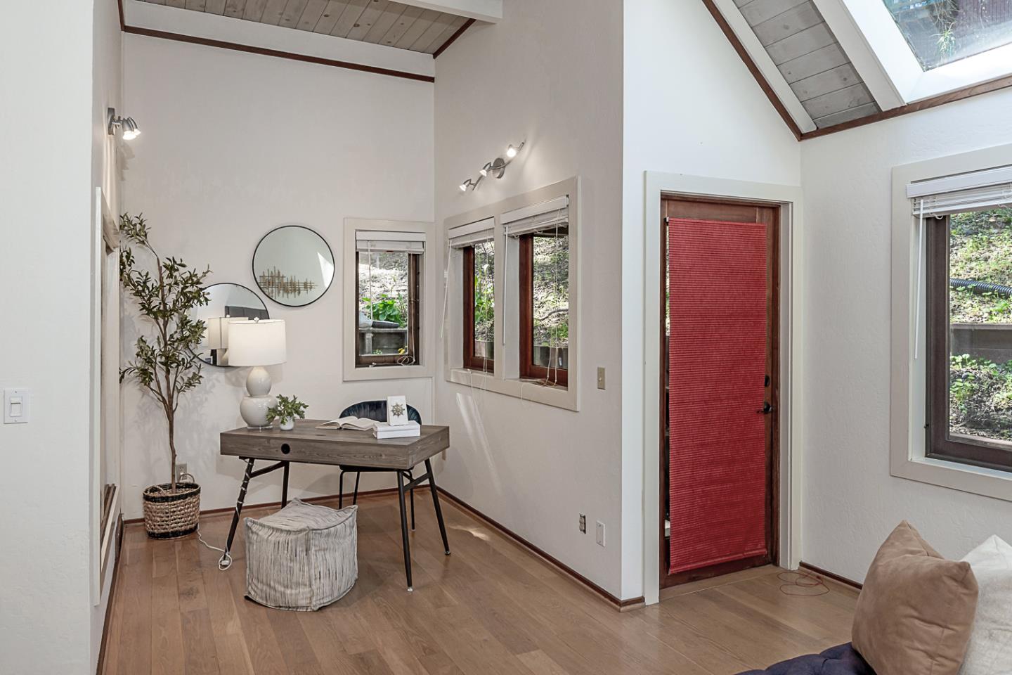 Detail Gallery Image 16 of 38 For 128 Los Trancos Cir, Portola Valley,  CA 94028 - 2 Beds | 2 Baths
