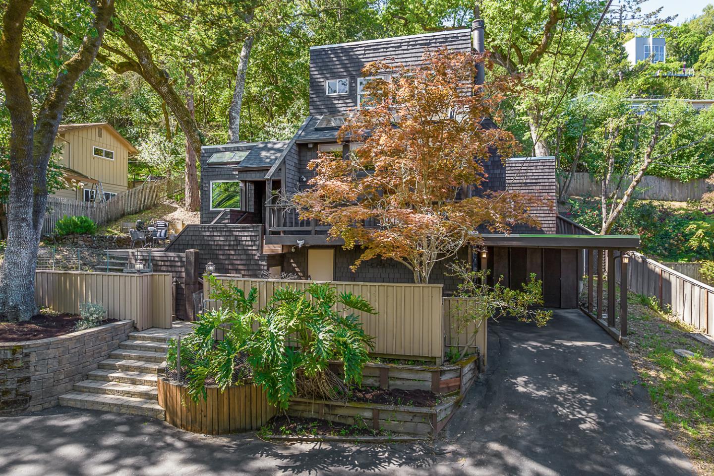 Detail Gallery Image 2 of 38 For 128 Los Trancos Cir, Portola Valley,  CA 94028 - 2 Beds | 2 Baths