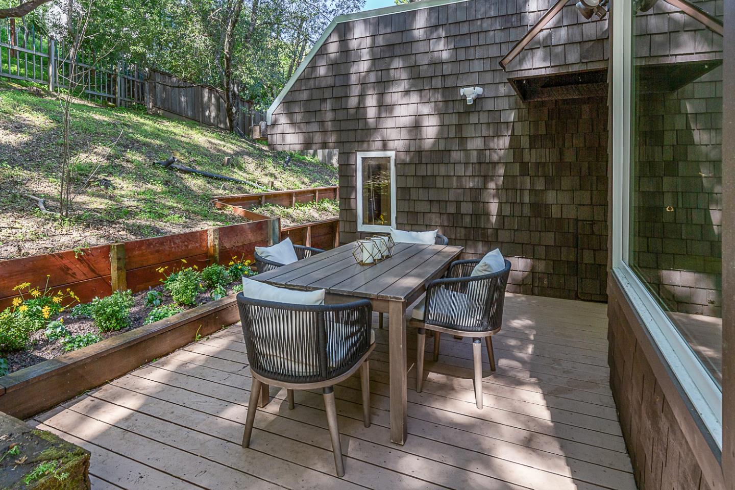 Detail Gallery Image 23 of 38 For 128 Los Trancos Cir, Portola Valley,  CA 94028 - 2 Beds | 2 Baths