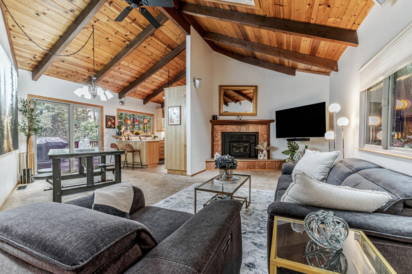 Detail Gallery Image 6 of 44 For 200 View Rd, Felton,  CA 95018 - 4 Beds | 2/1 Baths