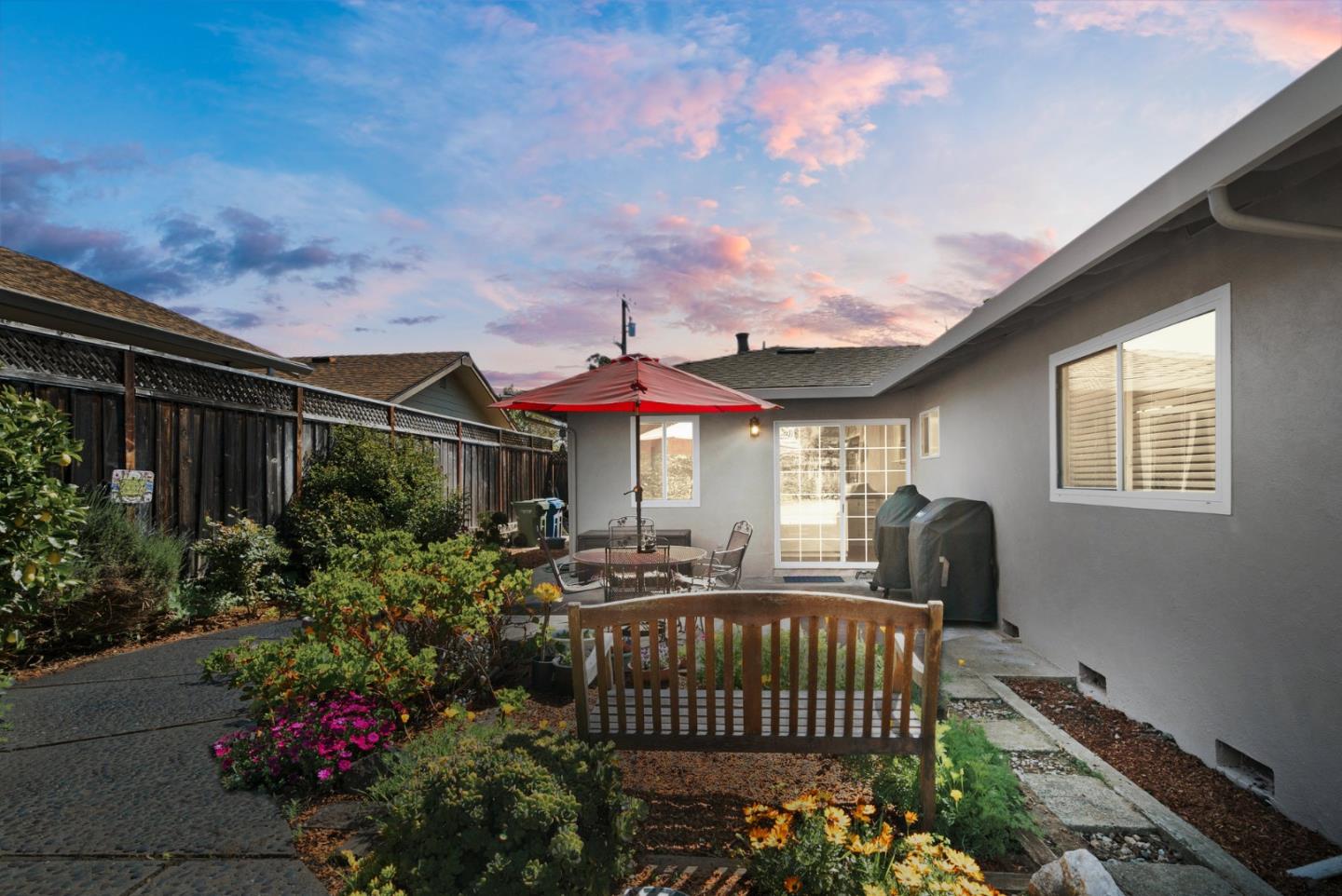 Detail Gallery Image 4 of 56 For 2975 Mattison Ln, Santa Cruz,  CA 95065 - 3 Beds | 2 Baths