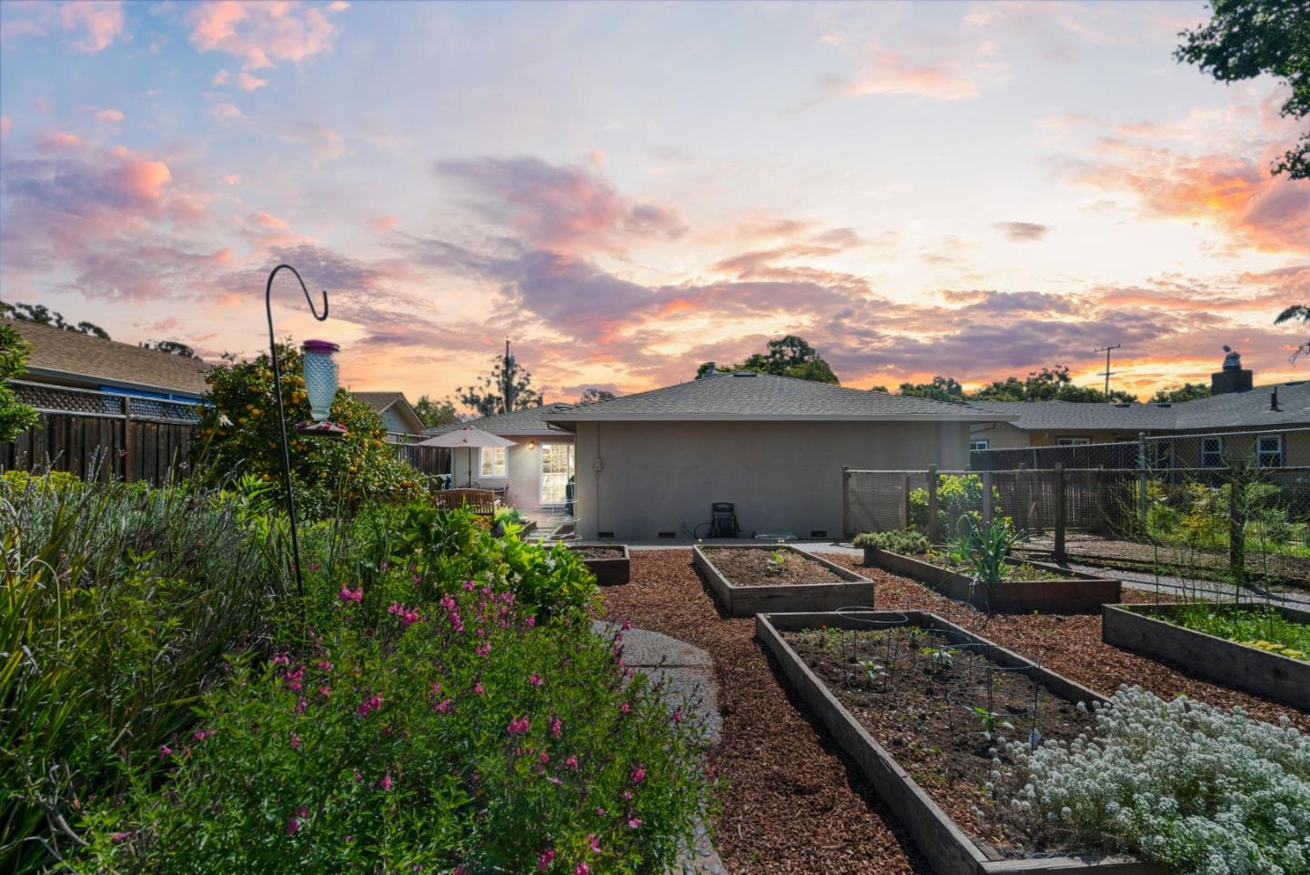 Detail Gallery Image 5 of 56 For 2975 Mattison Ln, Santa Cruz,  CA 95065 - 3 Beds | 2 Baths