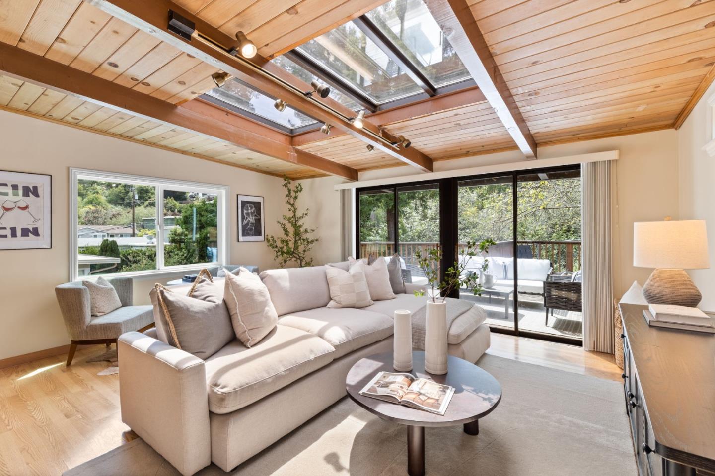 Detail Gallery Image 17 of 33 For 2321 Bennington Dr, San Bruno,  CA 94066 - 3 Beds | 2 Baths