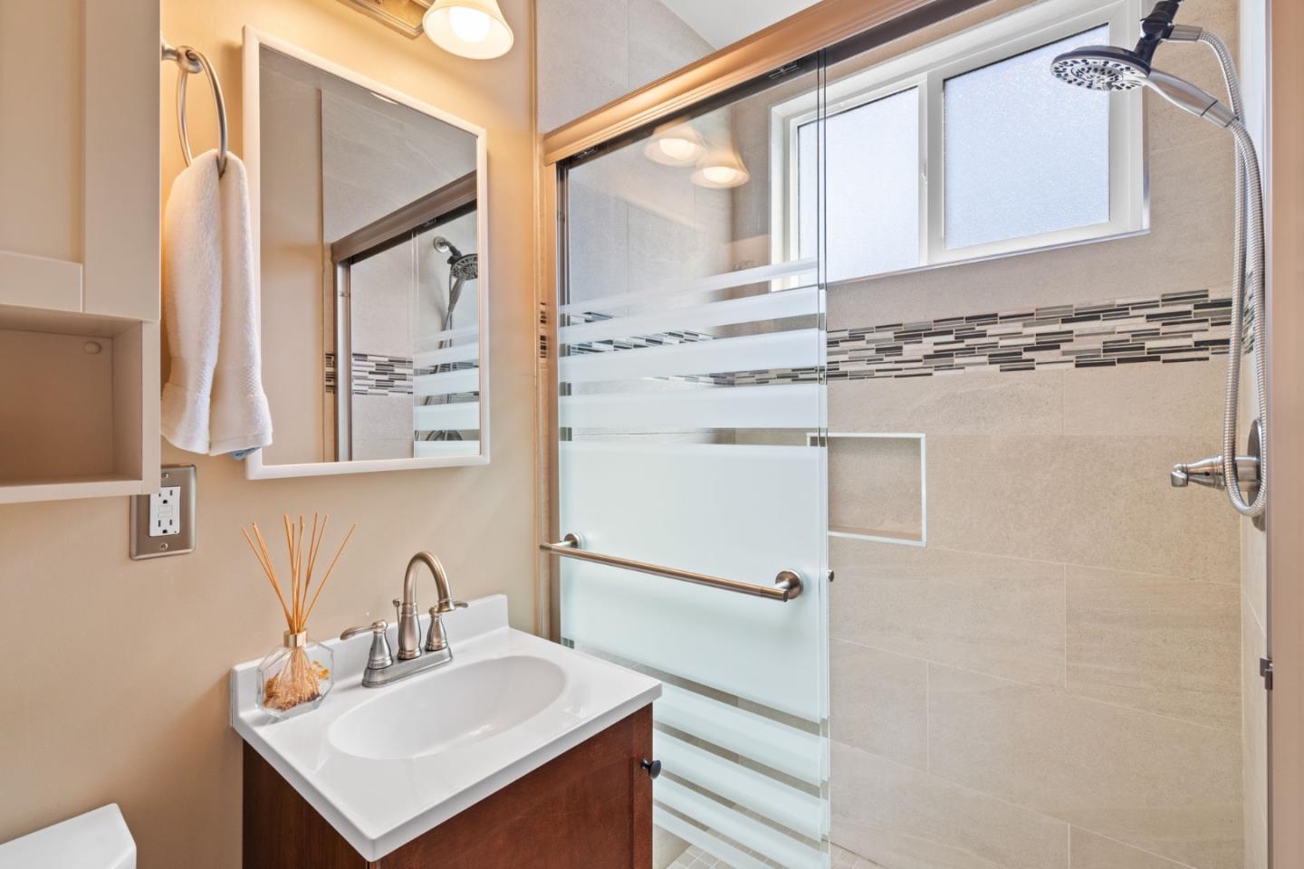 Detail Gallery Image 23 of 33 For 2321 Bennington Dr, San Bruno,  CA 94066 - 3 Beds | 2 Baths