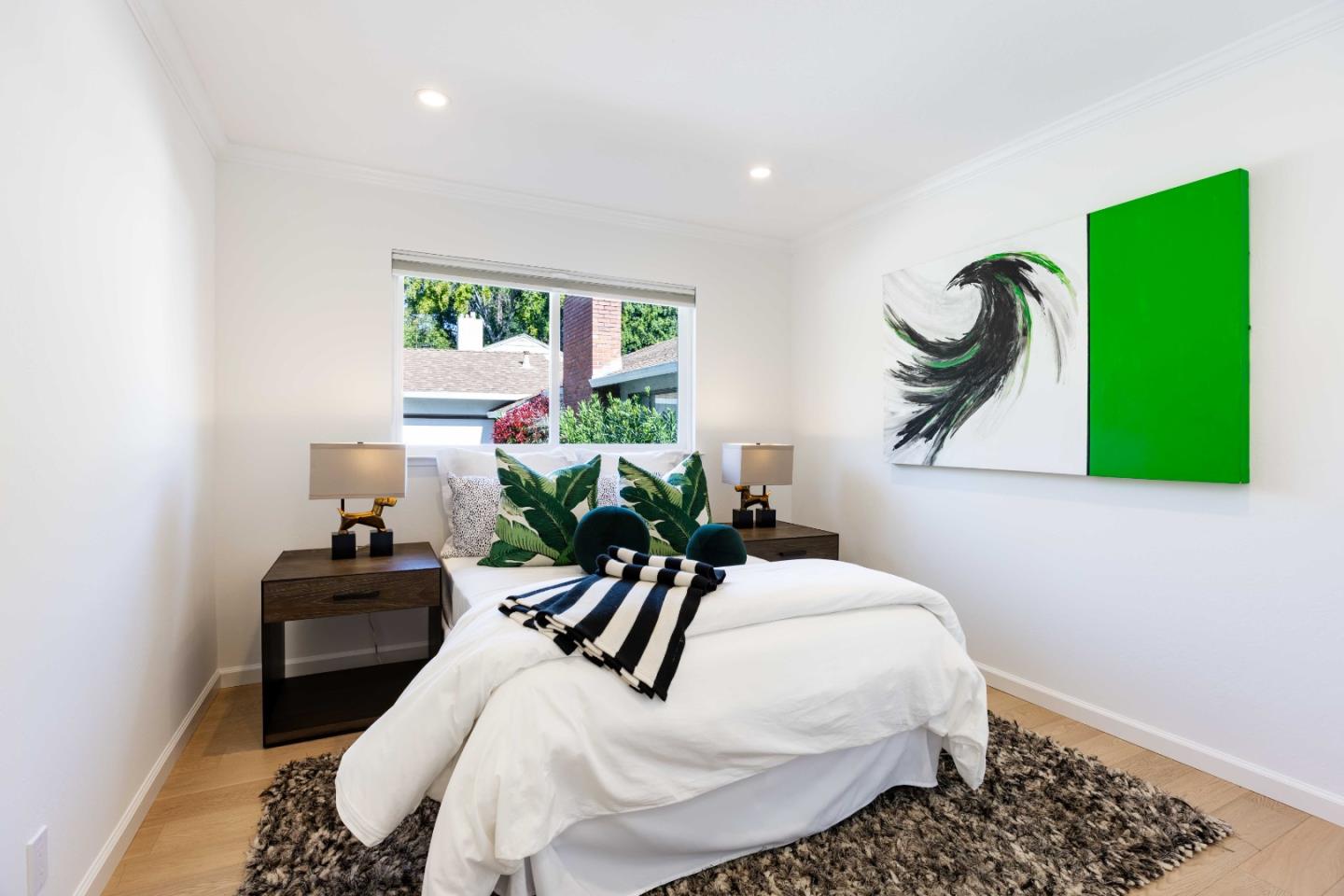 Detail Gallery Image 14 of 23 For 295 Bay Rd, Menlo Park,  CA 94025 - 4 Beds | 2/1 Baths