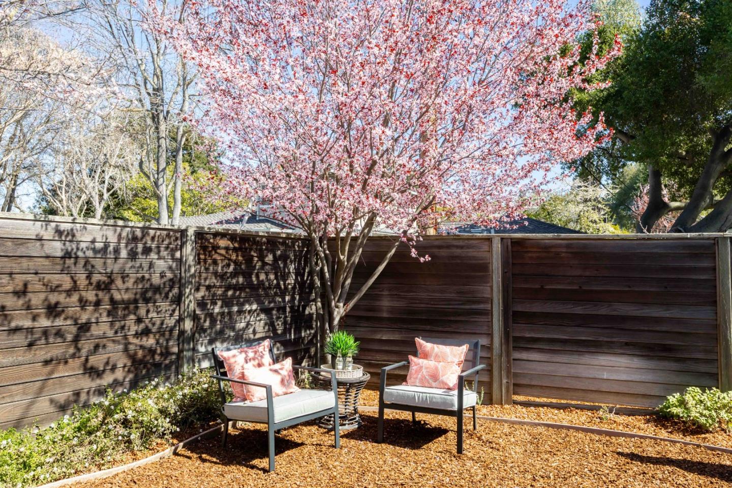 Detail Gallery Image 23 of 23 For 295 Bay Rd, Menlo Park,  CA 94025 - 4 Beds | 2/1 Baths