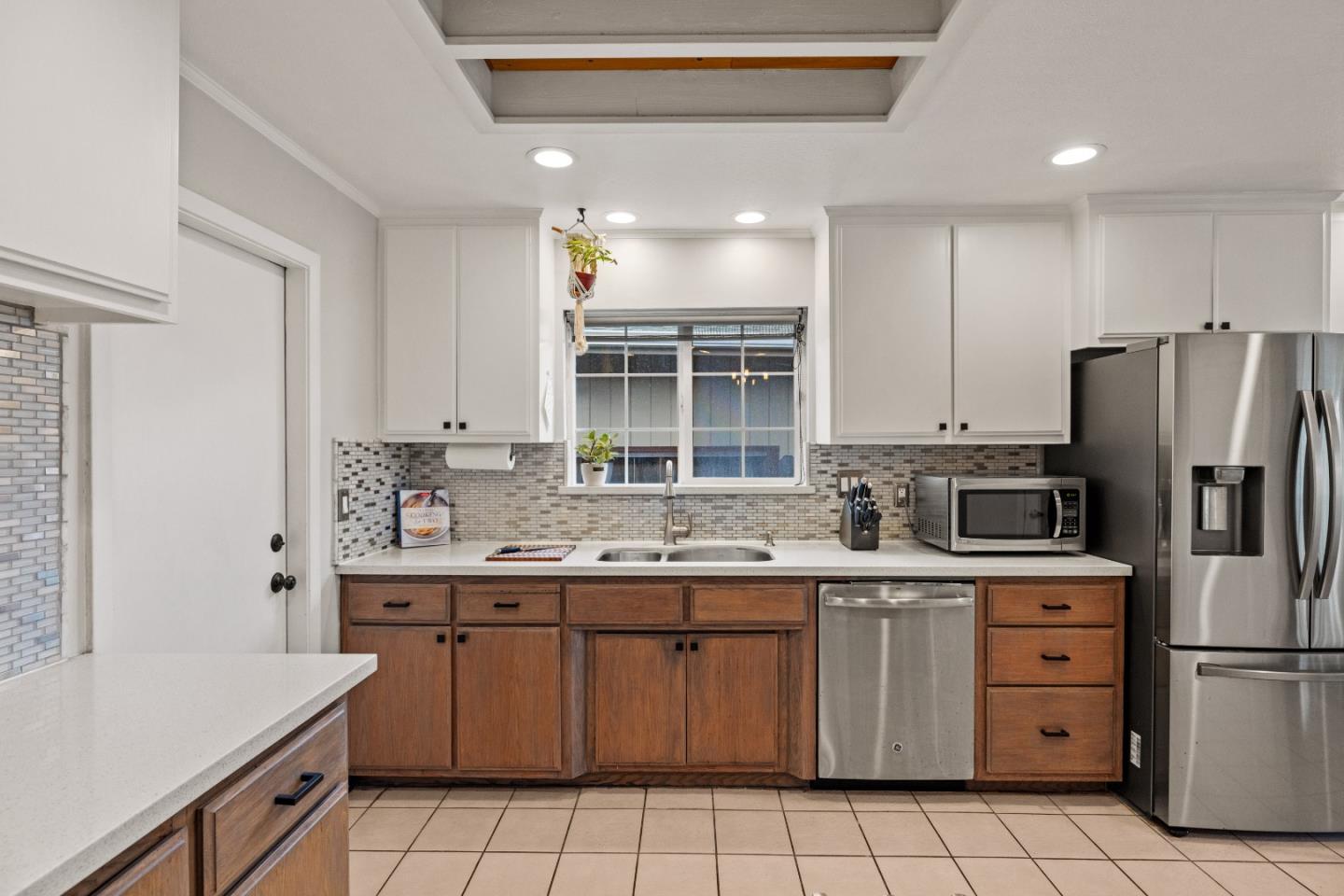 Detail Gallery Image 13 of 50 For 1566 Los Altos Way, Salinas,  CA 93906 - 3 Beds | 2 Baths