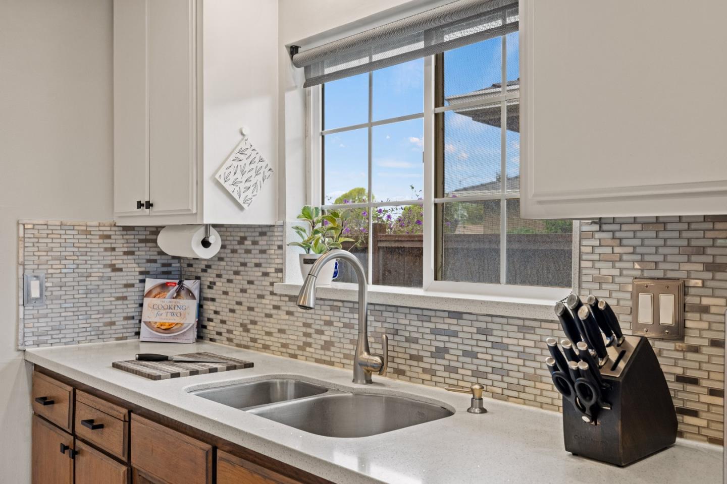 Detail Gallery Image 15 of 50 For 1566 Los Altos Way, Salinas,  CA 93906 - 3 Beds | 2 Baths