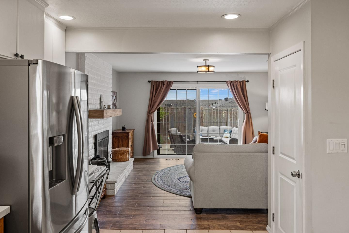 Detail Gallery Image 16 of 50 For 1566 Los Altos Way, Salinas,  CA 93906 - 3 Beds | 2 Baths