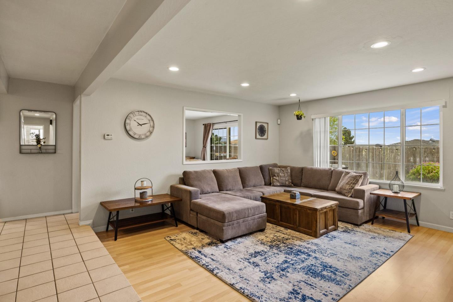 Detail Gallery Image 6 of 50 For 1566 Los Altos Way, Salinas,  CA 93906 - 3 Beds | 2 Baths