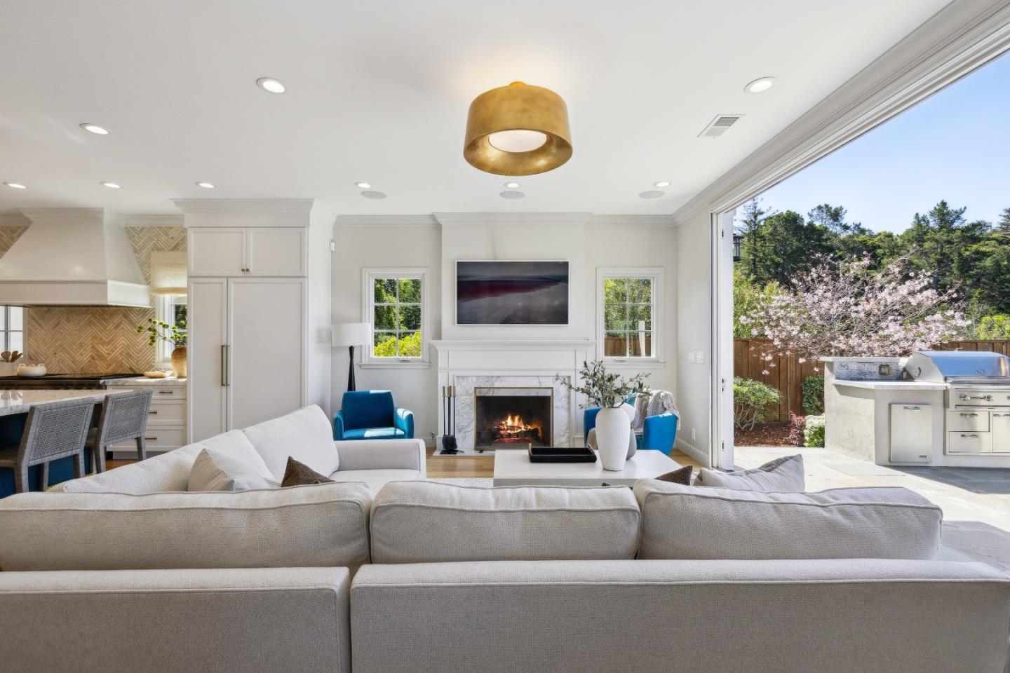 Detail Gallery Image 12 of 43 For 748 Jacaranda Cir, Hillsborough,  CA 94010 - 5 Beds | 3/2 Baths