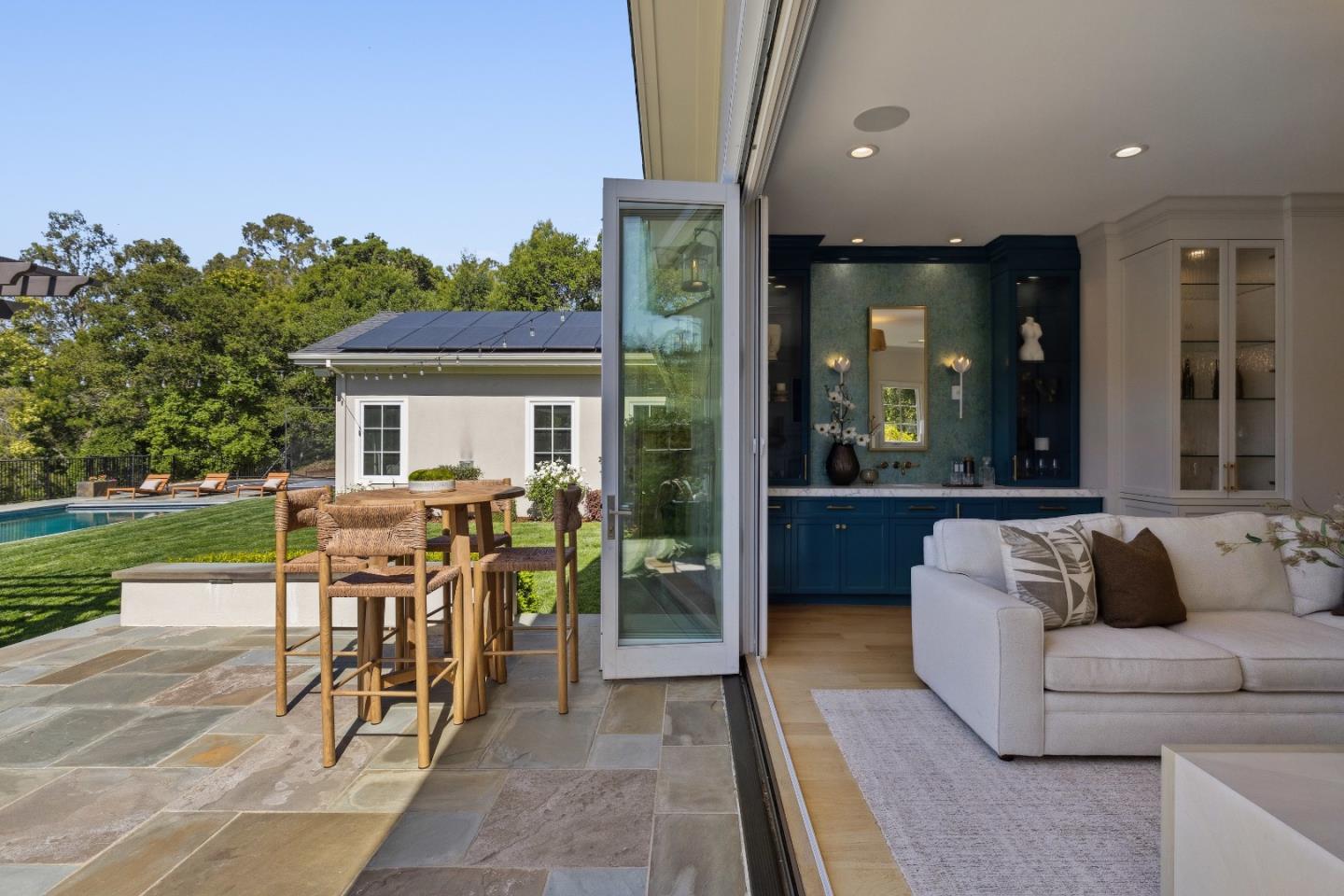 Detail Gallery Image 15 of 43 For 748 Jacaranda Cir, Hillsborough,  CA 94010 - 5 Beds | 3/2 Baths