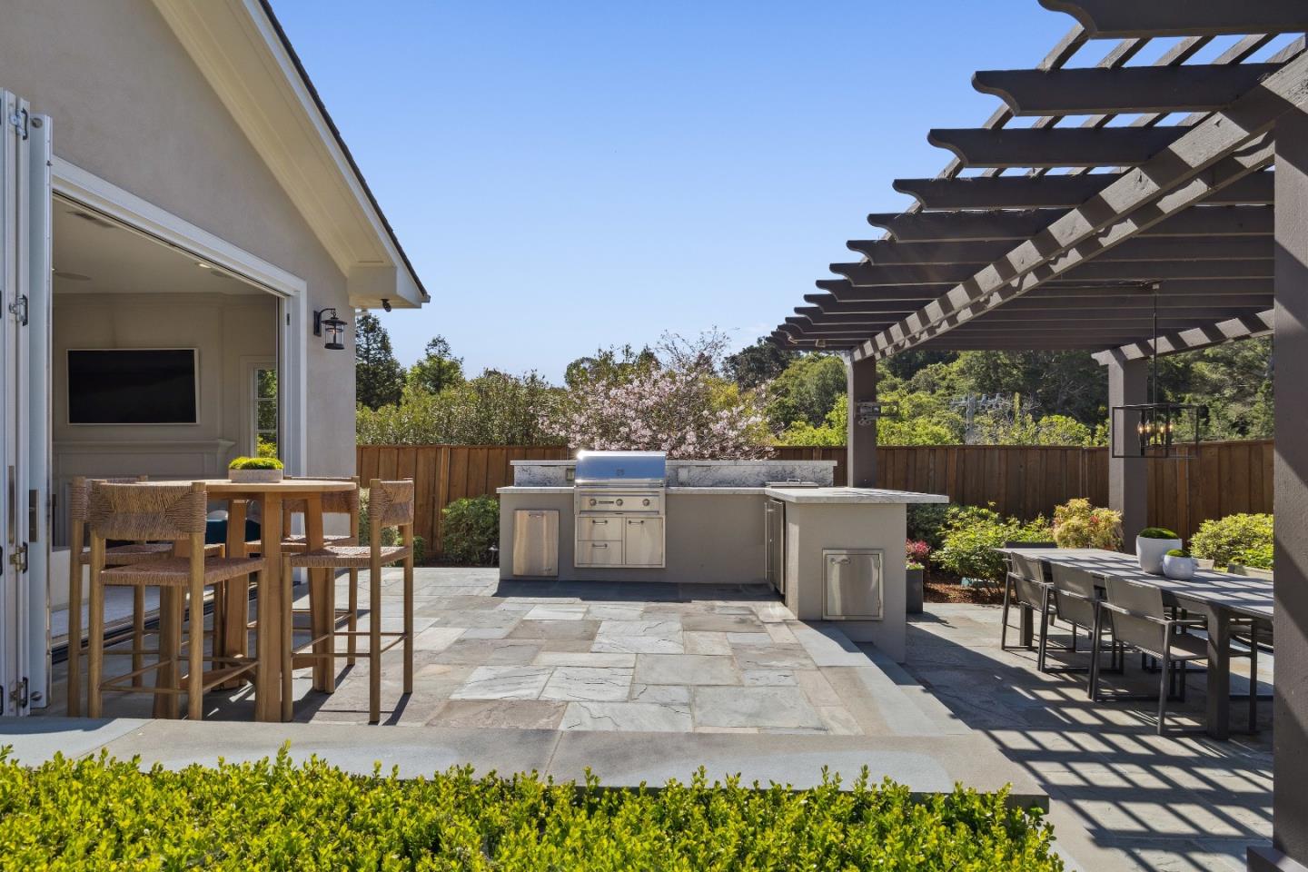 Detail Gallery Image 17 of 43 For 748 Jacaranda Cir, Hillsborough,  CA 94010 - 5 Beds | 3/2 Baths