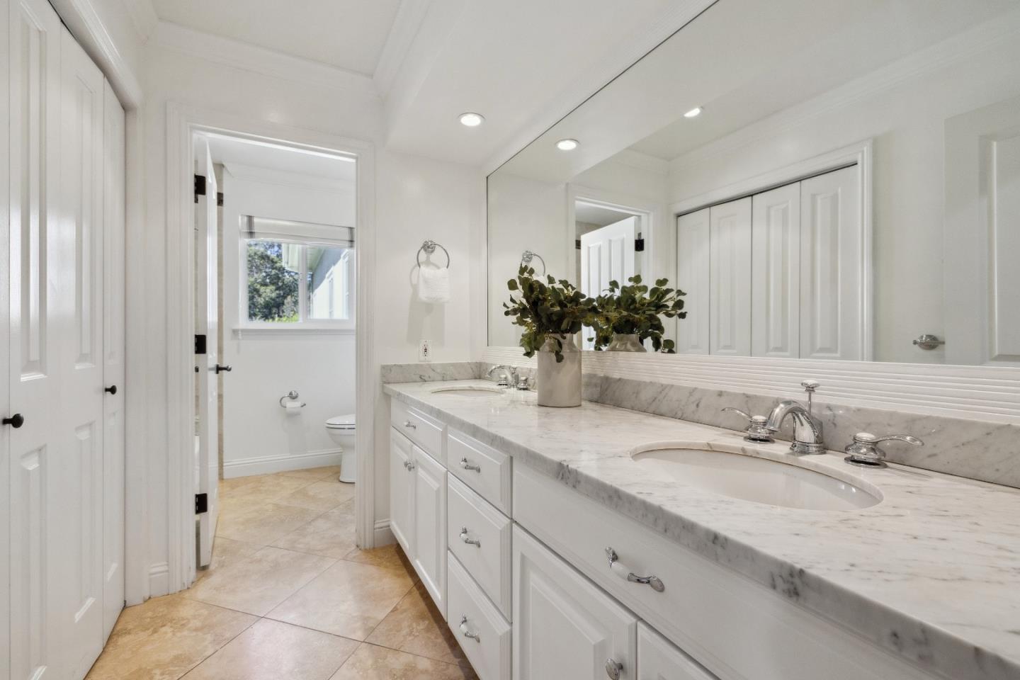 Detail Gallery Image 22 of 43 For 748 Jacaranda Cir, Hillsborough,  CA 94010 - 5 Beds | 3/2 Baths