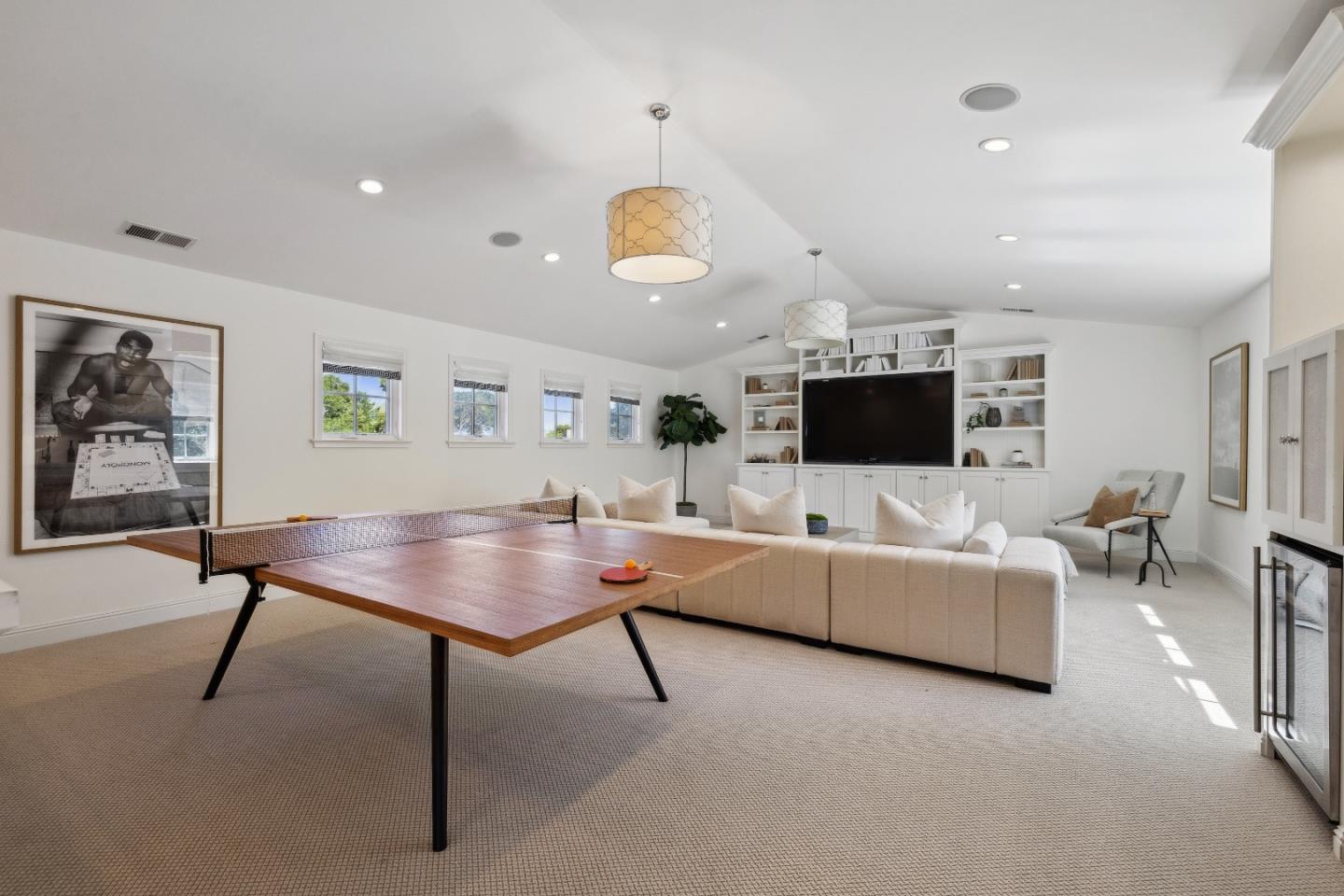 Detail Gallery Image 29 of 43 For 748 Jacaranda Cir, Hillsborough,  CA 94010 - 5 Beds | 3/2 Baths