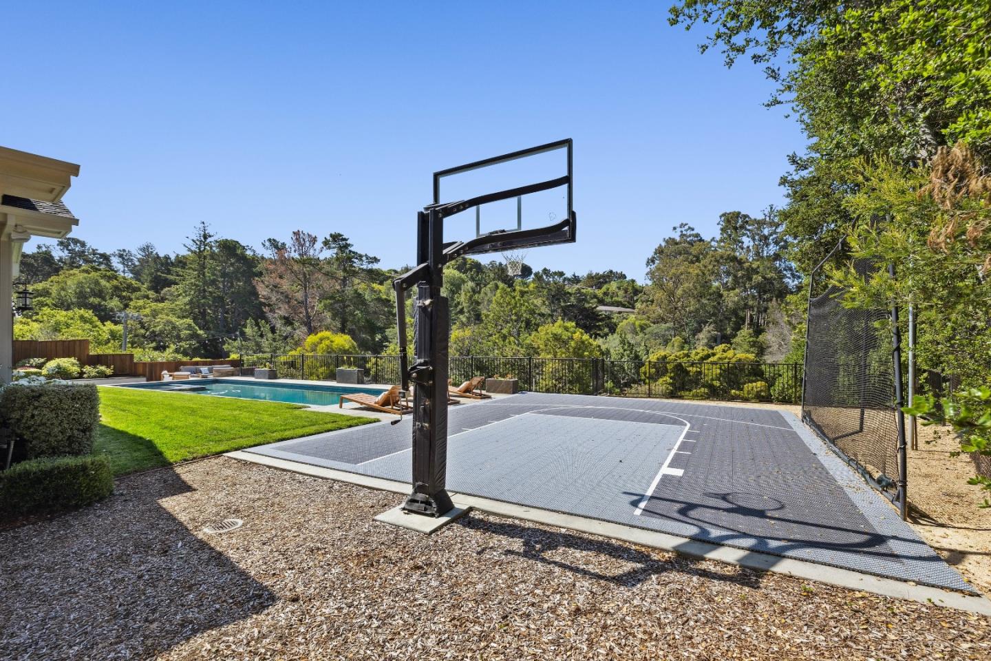 Detail Gallery Image 40 of 43 For 748 Jacaranda Cir, Hillsborough,  CA 94010 - 5 Beds | 3/2 Baths