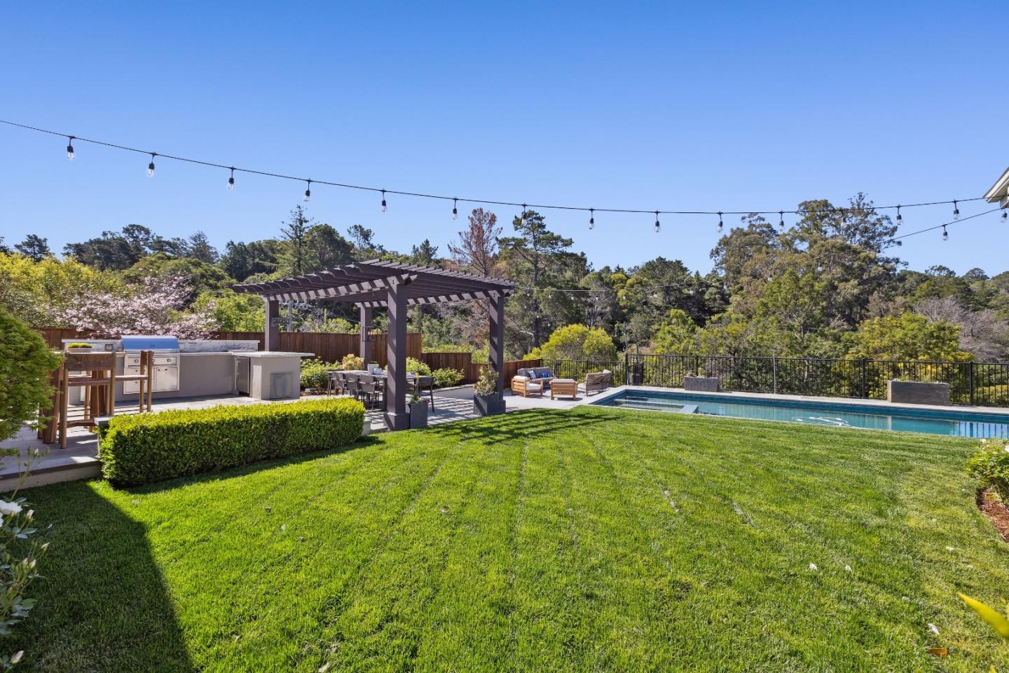 Detail Gallery Image 42 of 43 For 748 Jacaranda Cir, Hillsborough,  CA 94010 - 5 Beds | 3/2 Baths