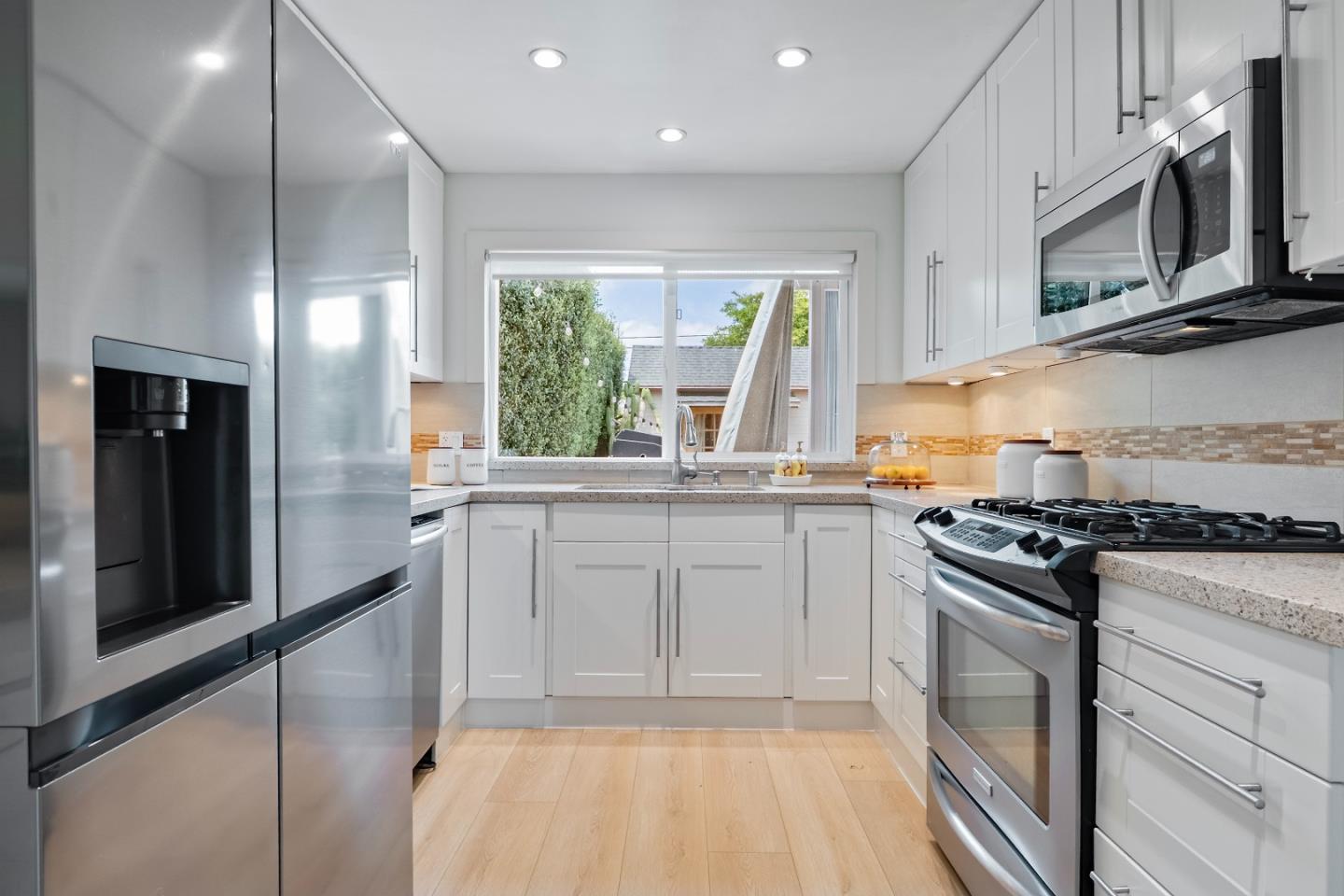Detail Gallery Image 14 of 48 For 49 E 38th Ave, San Mateo,  CA 94403 - 3 Beds | 2 Baths