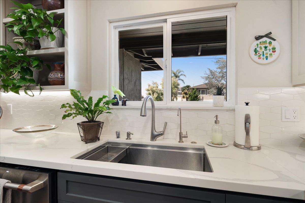 Detail Gallery Image 12 of 33 For 118 Miramonte Dr, Santa Cruz,  CA 95065 - 3 Beds | 2 Baths
