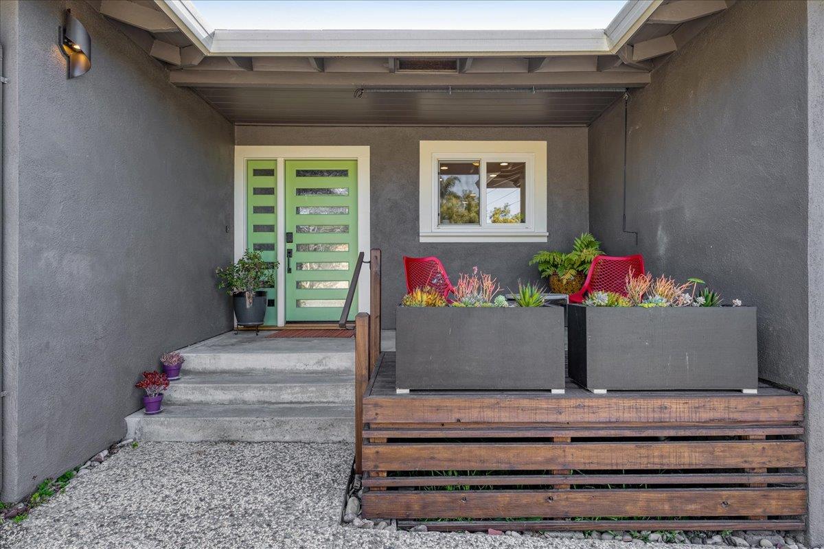 Detail Gallery Image 2 of 33 For 118 Miramonte Dr, Santa Cruz,  CA 95065 - 3 Beds | 2 Baths