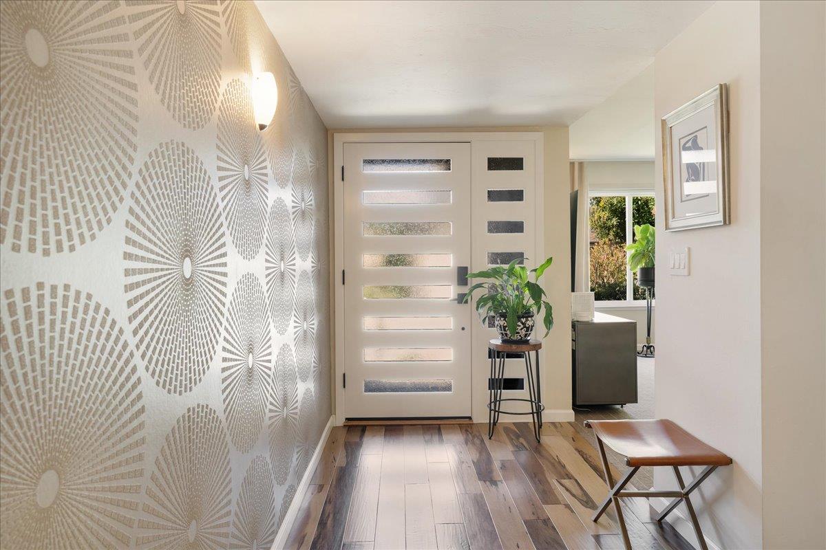Detail Gallery Image 3 of 33 For 118 Miramonte Dr, Santa Cruz,  CA 95065 - 3 Beds | 2 Baths