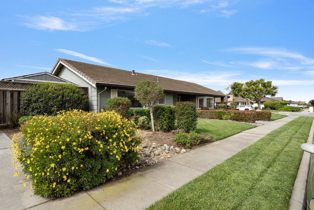 Detail Gallery Image 2 of 59 For 745 Ambrose Dr, Salinas,  CA 93901 - 3 Beds | 2 Baths