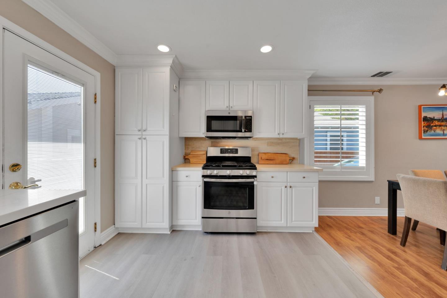 Detail Gallery Image 13 of 59 For 1418 Bradley Ct, San Mateo,  CA 94401 - 3 Beds | 2 Baths