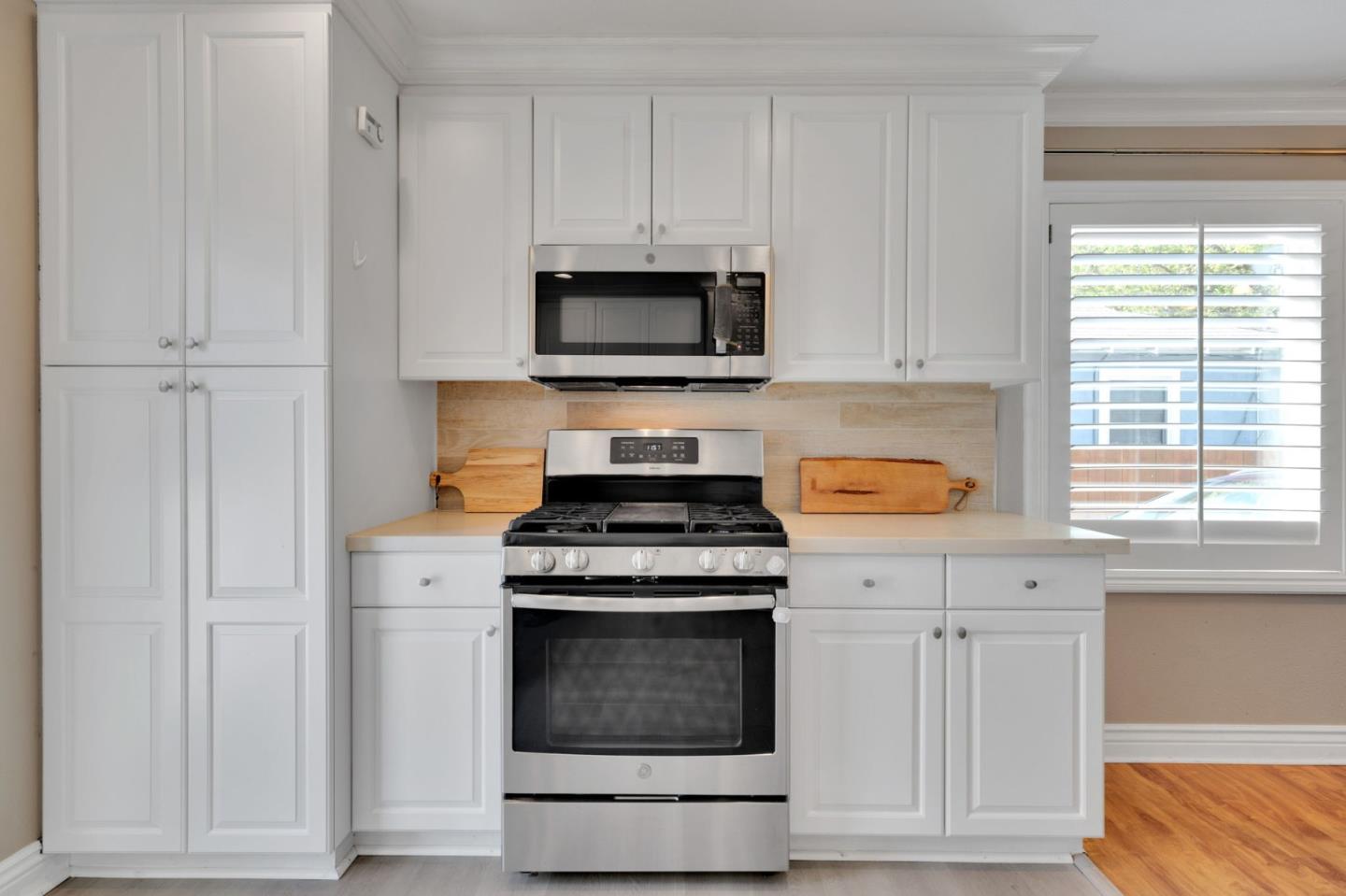 Detail Gallery Image 14 of 59 For 1418 Bradley Ct, San Mateo,  CA 94401 - 3 Beds | 2 Baths