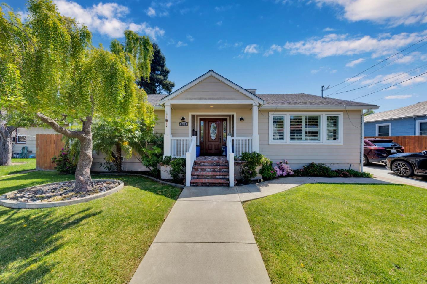 Detail Gallery Image 2 of 59 For 1418 Bradley Ct, San Mateo,  CA 94401 - 3 Beds | 2 Baths