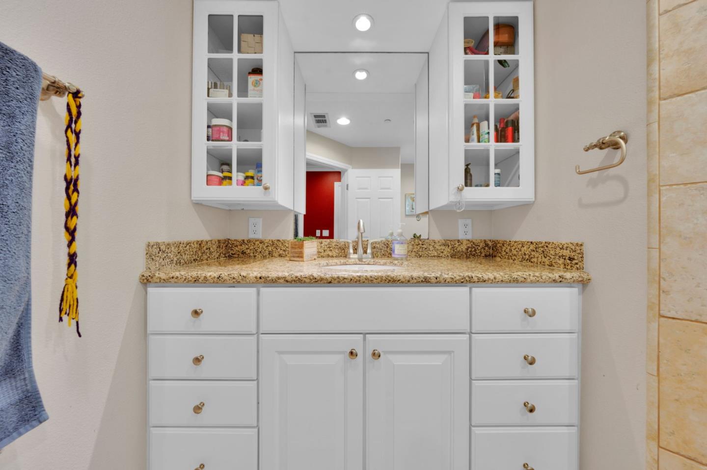 Detail Gallery Image 23 of 59 For 1418 Bradley Ct, San Mateo,  CA 94401 - 3 Beds | 2 Baths