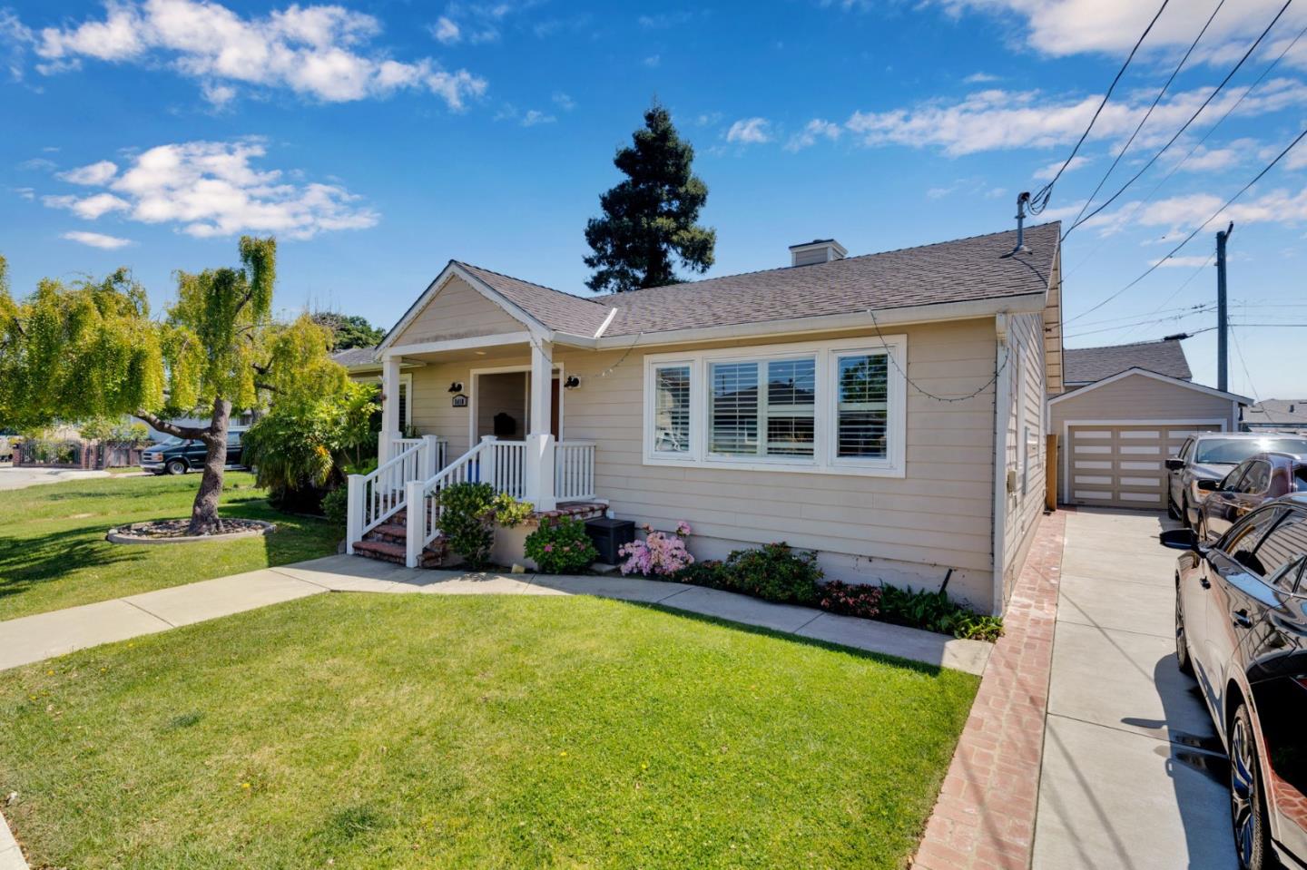 Detail Gallery Image 3 of 59 For 1418 Bradley Ct, San Mateo,  CA 94401 - 3 Beds | 2 Baths