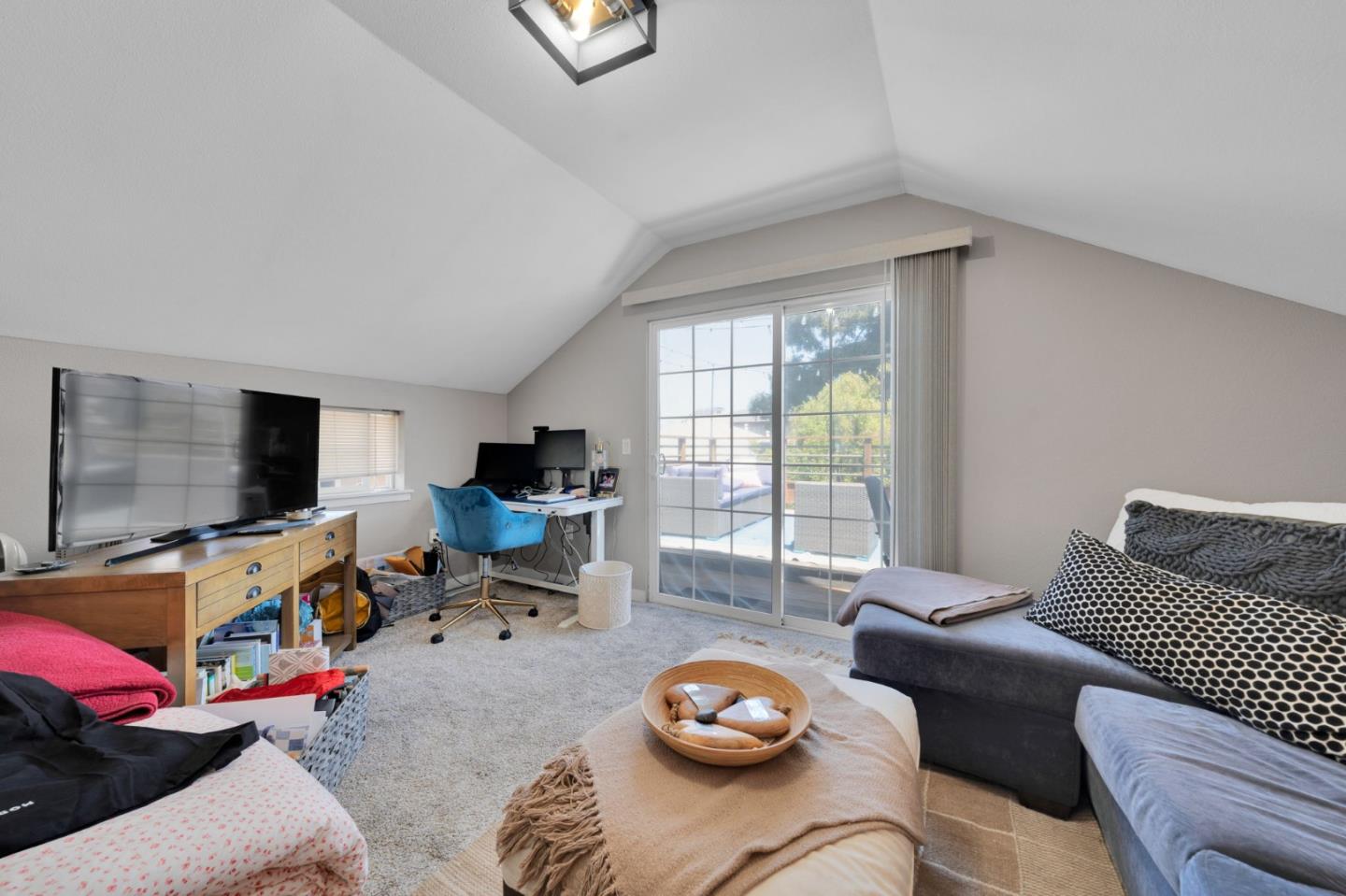 Detail Gallery Image 39 of 59 For 1418 Bradley Ct, San Mateo,  CA 94401 - 3 Beds | 2 Baths