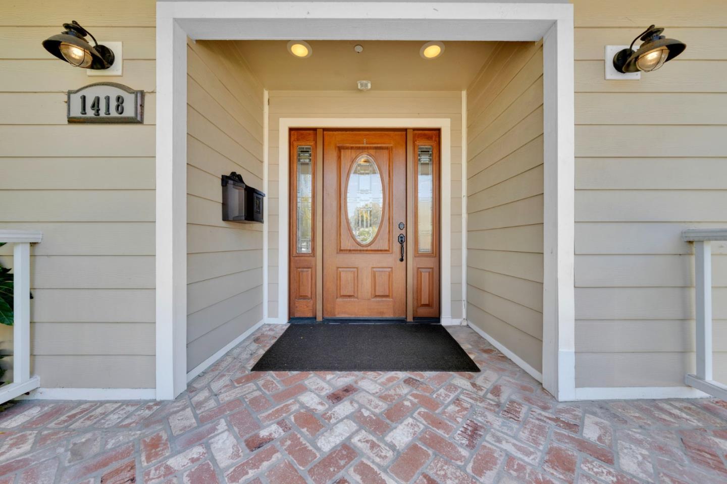 Detail Gallery Image 4 of 59 For 1418 Bradley Ct, San Mateo,  CA 94401 - 3 Beds | 2 Baths