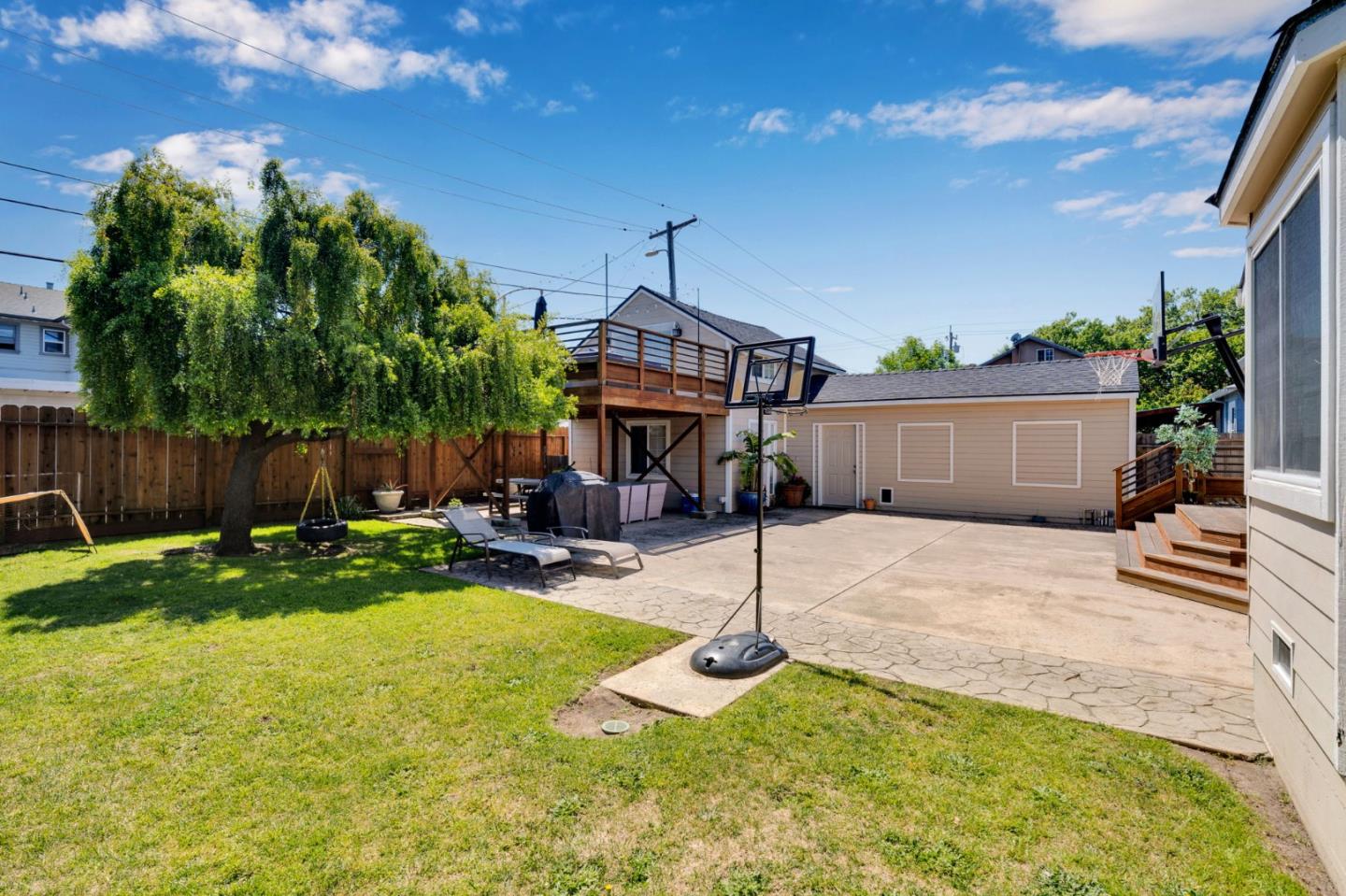 Detail Gallery Image 47 of 59 For 1418 Bradley Ct, San Mateo,  CA 94401 - 3 Beds | 2 Baths