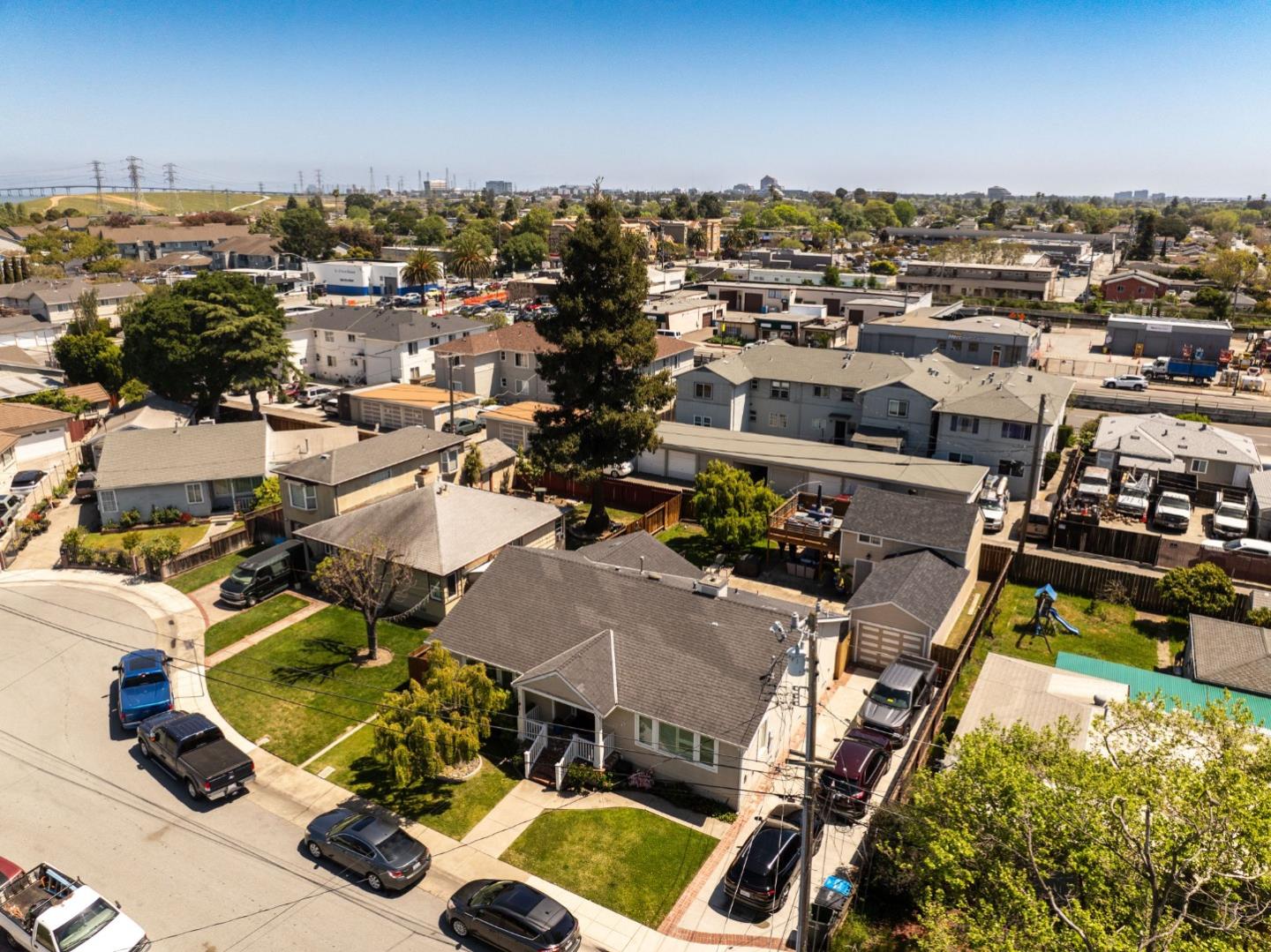 Detail Gallery Image 53 of 59 For 1418 Bradley Ct, San Mateo,  CA 94401 - 3 Beds | 2 Baths
