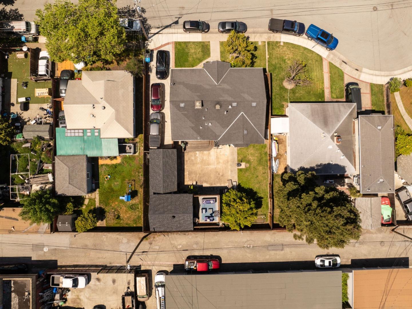 Detail Gallery Image 55 of 59 For 1418 Bradley Ct, San Mateo,  CA 94401 - 3 Beds | 2 Baths