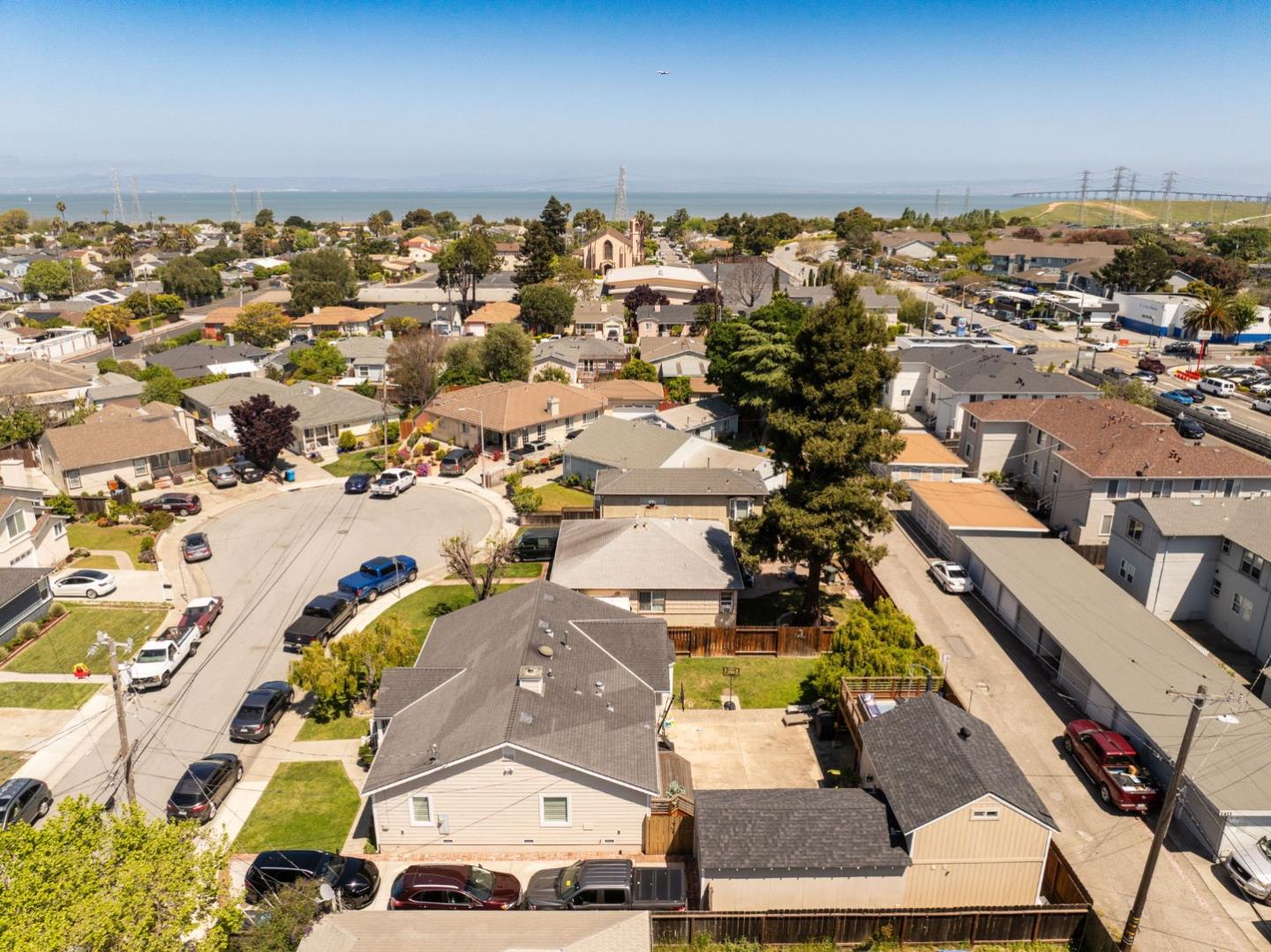 Detail Gallery Image 56 of 59 For 1418 Bradley Ct, San Mateo,  CA 94401 - 3 Beds | 2 Baths
