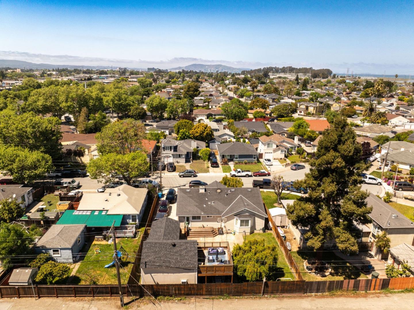 Detail Gallery Image 58 of 59 For 1418 Bradley Ct, San Mateo,  CA 94401 - 3 Beds | 2 Baths