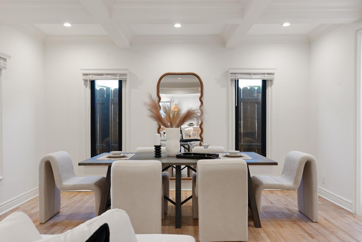 Detail Gallery Image 10 of 43 For 5558 Edgewood Pl, Los Angeles,  CA 90019 - 5 Beds | 7 Baths