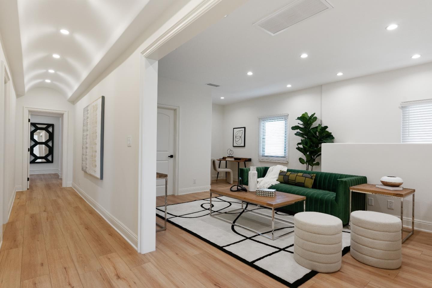 Detail Gallery Image 20 of 43 For 5558 Edgewood Pl, Los Angeles,  CA 90019 - 5 Beds | 7 Baths