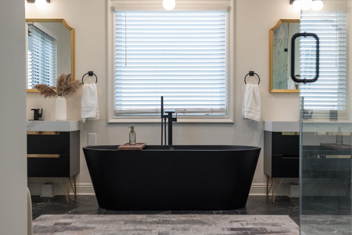 Detail Gallery Image 22 of 43 For 5558 Edgewood Pl, Los Angeles,  CA 90019 - 5 Beds | 7 Baths
