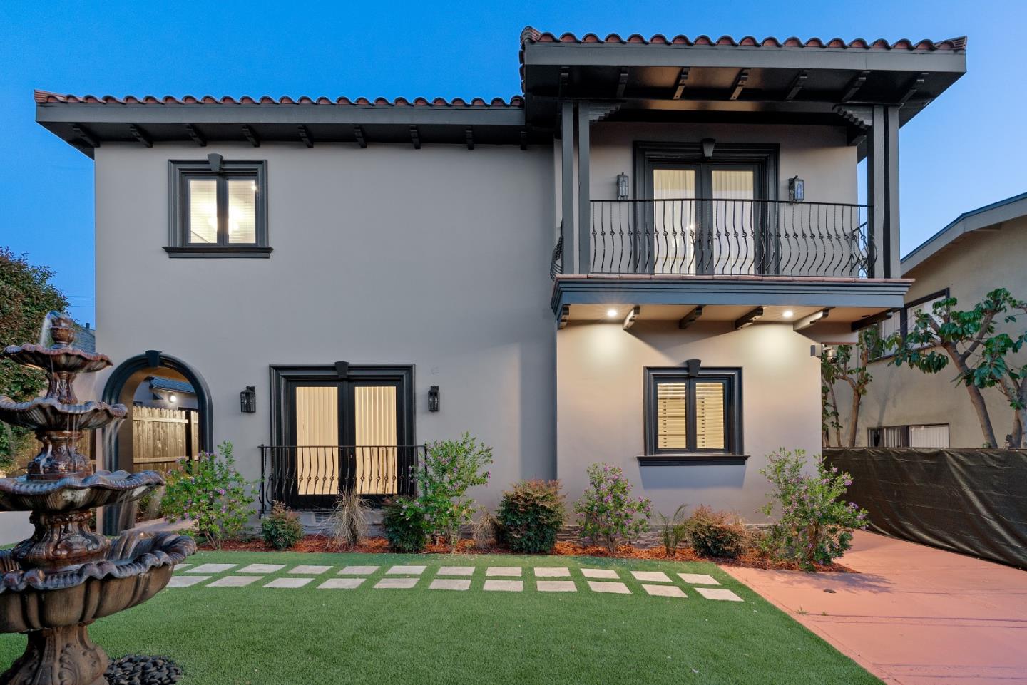 Detail Gallery Image 3 of 43 For 5558 Edgewood Pl, Los Angeles,  CA 90019 - 5 Beds | 7 Baths