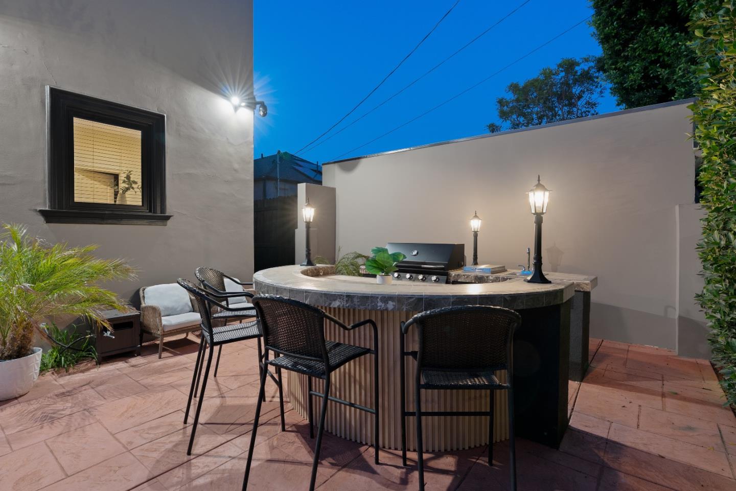 Detail Gallery Image 32 of 43 For 5558 Edgewood Pl, Los Angeles,  CA 90019 - 5 Beds | 7 Baths