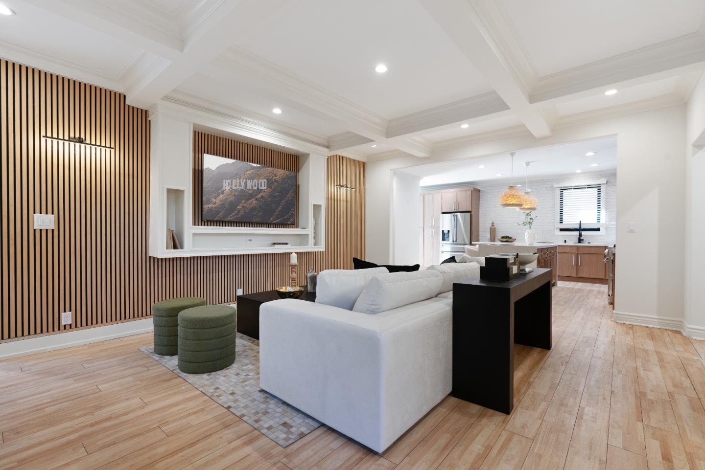 Detail Gallery Image 8 of 43 For 5558 Edgewood Pl, Los Angeles,  CA 90019 - 5 Beds | 7 Baths