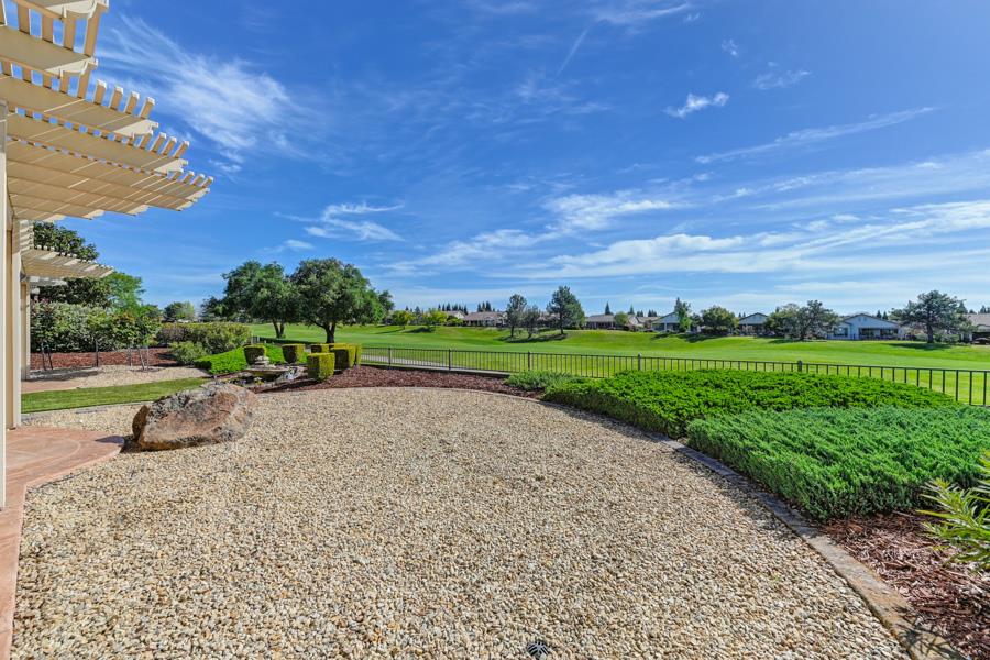 Detail Gallery Image 2 of 45 For 1817 Barn Valley Ln, Lincoln,  CA 95648 - 2 Beds | 2 Baths