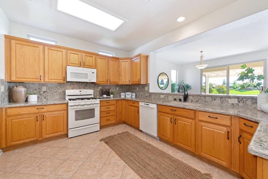 Detail Gallery Image 24 of 45 For 1817 Barn Valley Ln, Lincoln,  CA 95648 - 2 Beds | 2 Baths